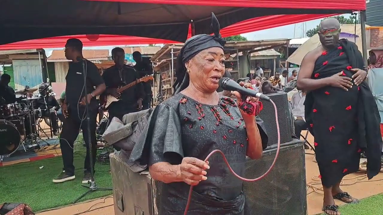 Awww! Rest in peace Maame Tiwaa, what will Yaw Sarpong do?
