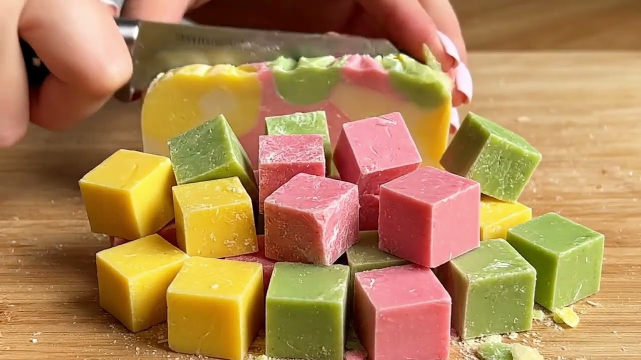 ASMR Soap Carving Thousands of Tiny Cubes Crunch  ASMR 石鹸彫刻 何千もの小さなキューブが砕ける
