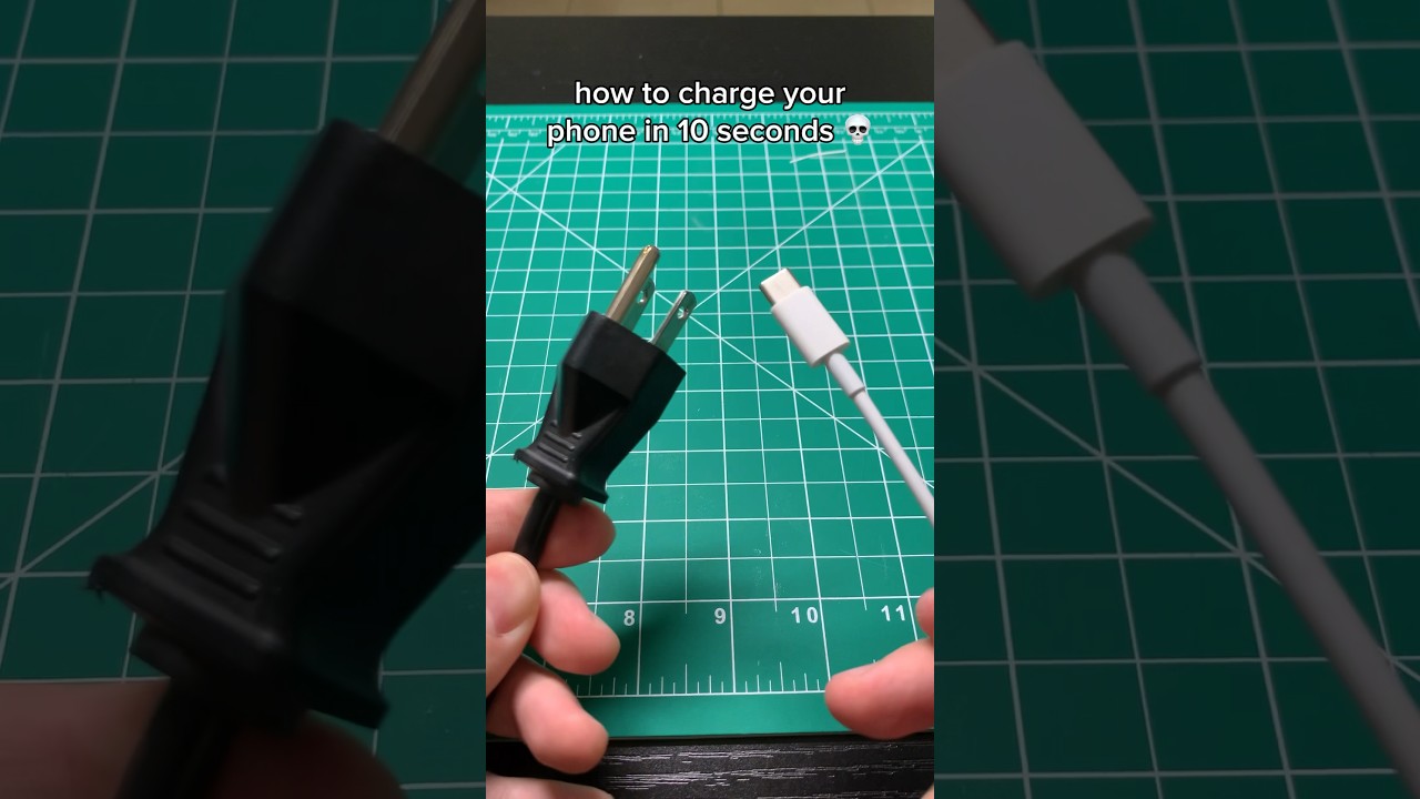 Trick to charge your phone in 10 seconds 💀 #electronics #arduino #engineering