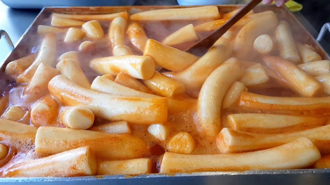 Popular snacks in the Korean market - Korean street food