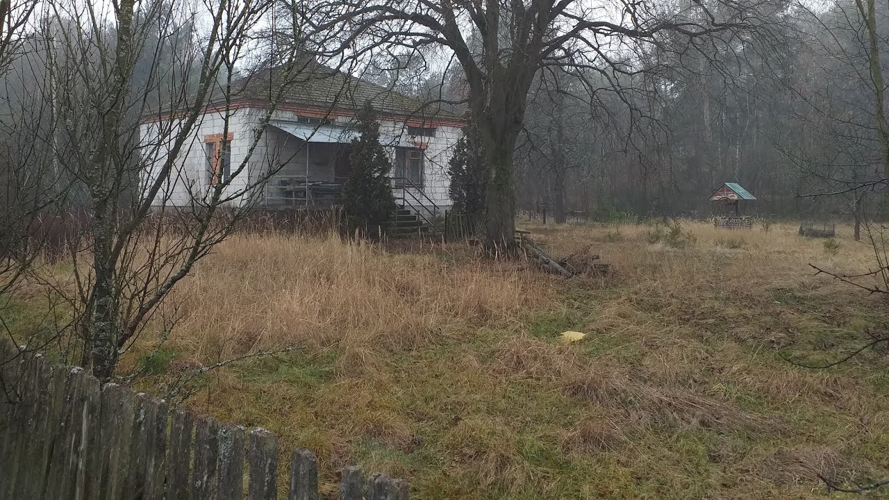 Opuszczony dom, a w nim szafa niem. z symbolami z II WŚ)- Urbex PKR