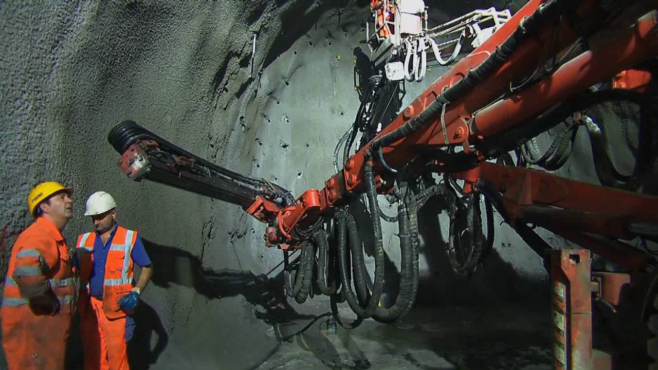 Explosion Tunnel de base du Saint-Gothard