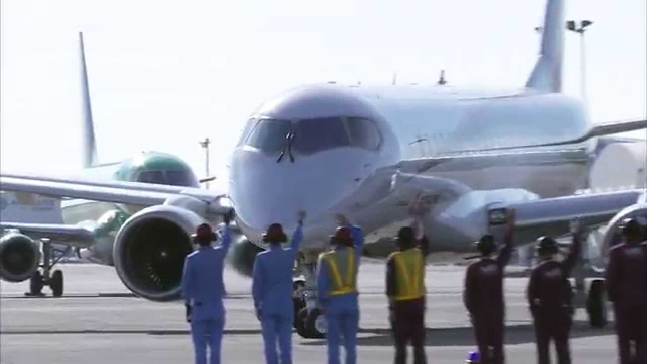 2015年11月11日MRJ初飛行！（三菱航空機（株）提供）