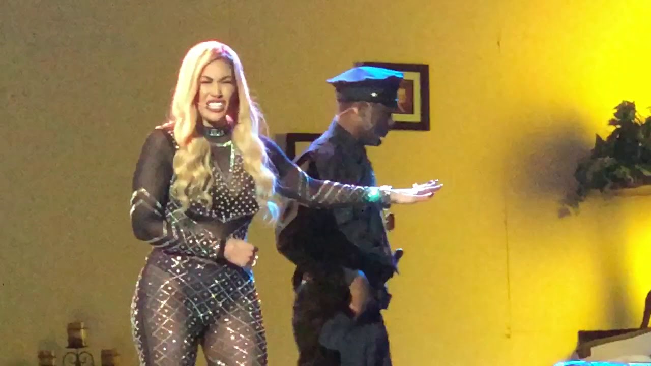Keke Wyatt in Zuri Craig’s 