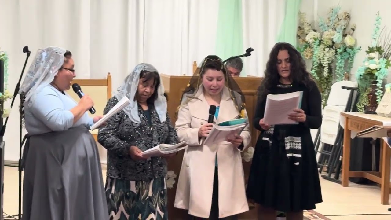 Las Dorcas  con su alabanza 