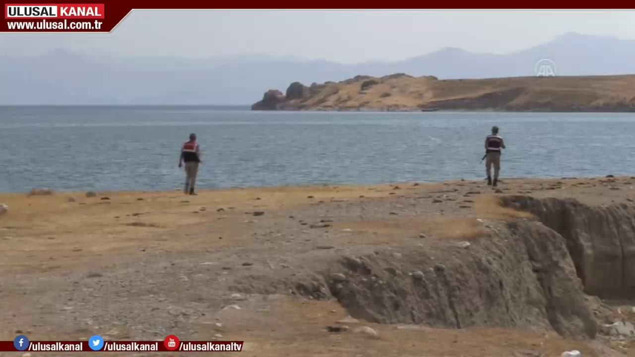 Van Gölü'nde batan göçmen teknesinin enkazı bulundu