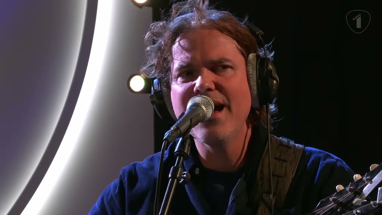Jasper Steverlinck - Lift You Up (Live@VrtRadio1)