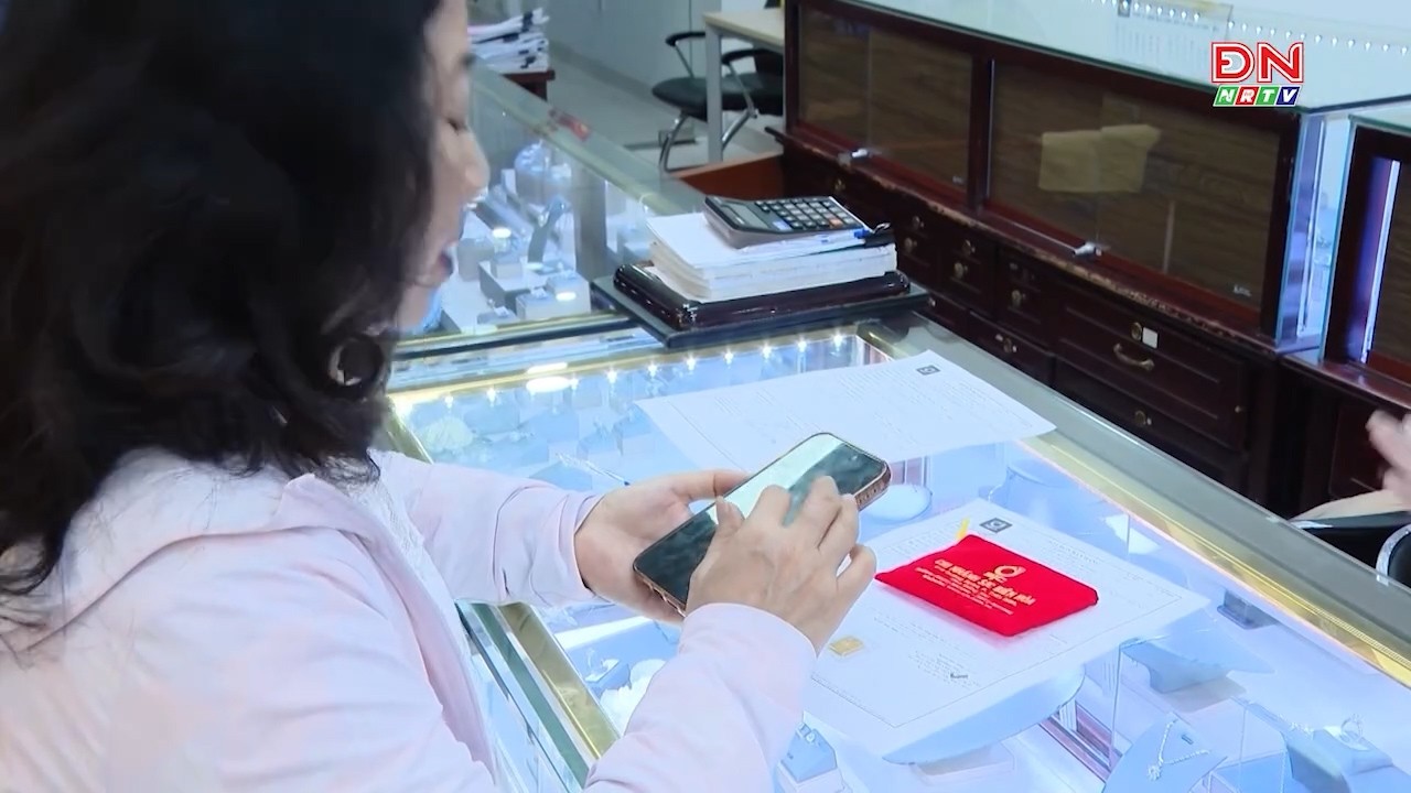 Người dân cần “điềm tĩnh” trước những cơn “sóng” vàng | ĐNNRTV