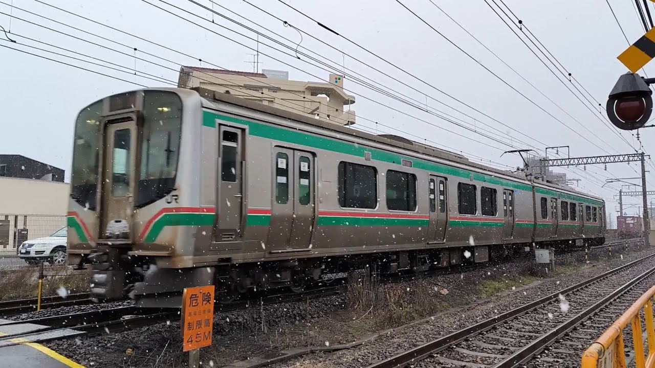 【2024/12/27·東北本線を走る貨物列車ほか】4089ﾚ(下り 大阪タ→仙台タ·EH500-8牽引)/E721系0番台P-22編成 回送(上り·仙台方面→郡山方面) 福島―東福島間にて