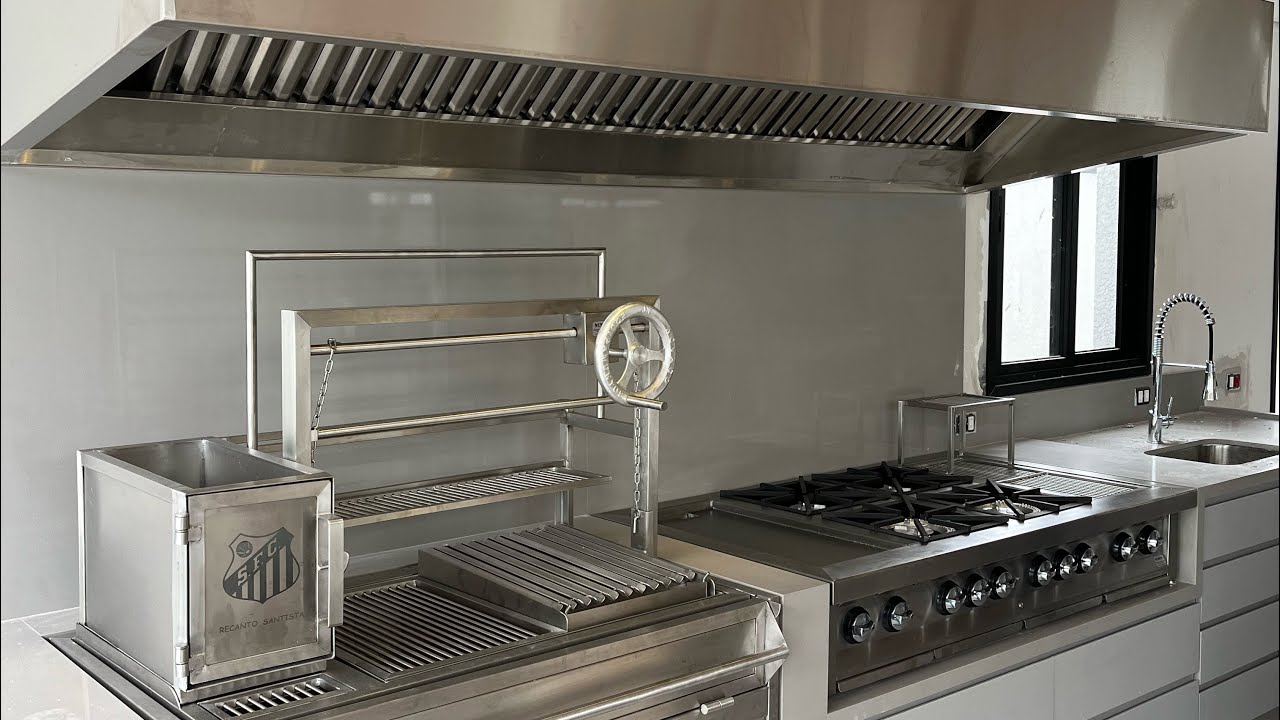 Área gourmet em aço inox - parrilla inox - rangetop inox - coifa inox