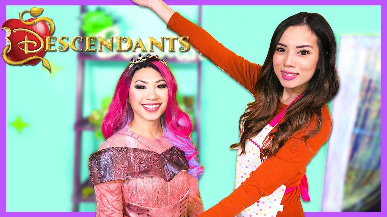 Disney Descendants 3 Audrey Queen of Mean in Real Life Make Up + Dress Up Play at Toy Hair Salon