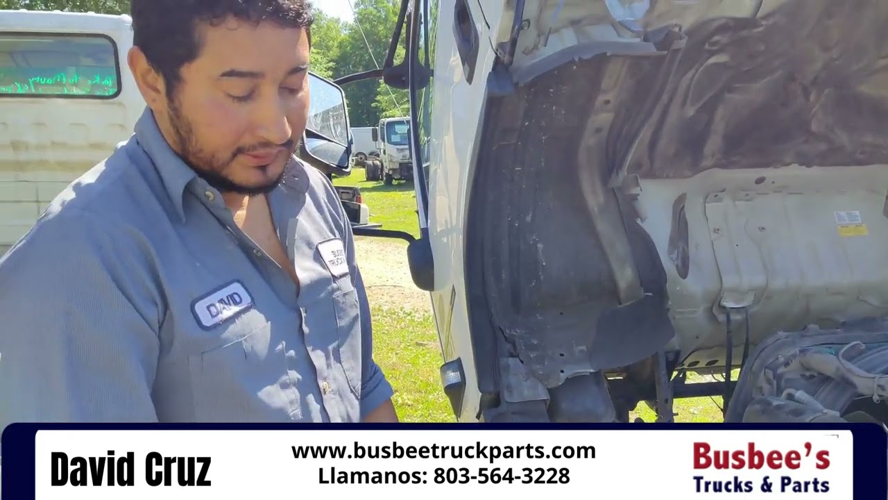 Cómo verificar los fluidos en su camión de servicio mediano Isuzu