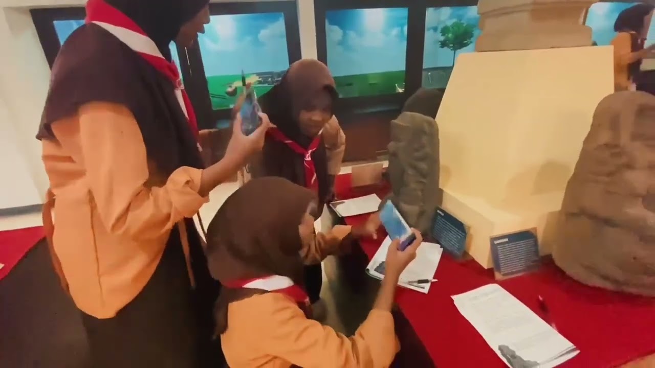 Outing Class MTs Al Hidayah Kedungbetik Kesamben Jombang di Musium Majapahit 