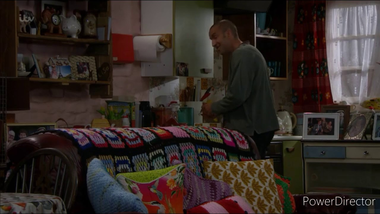 Emmerdale - Belle Breaks Down and Jamie Blackmails Andrea (24th September 2020)