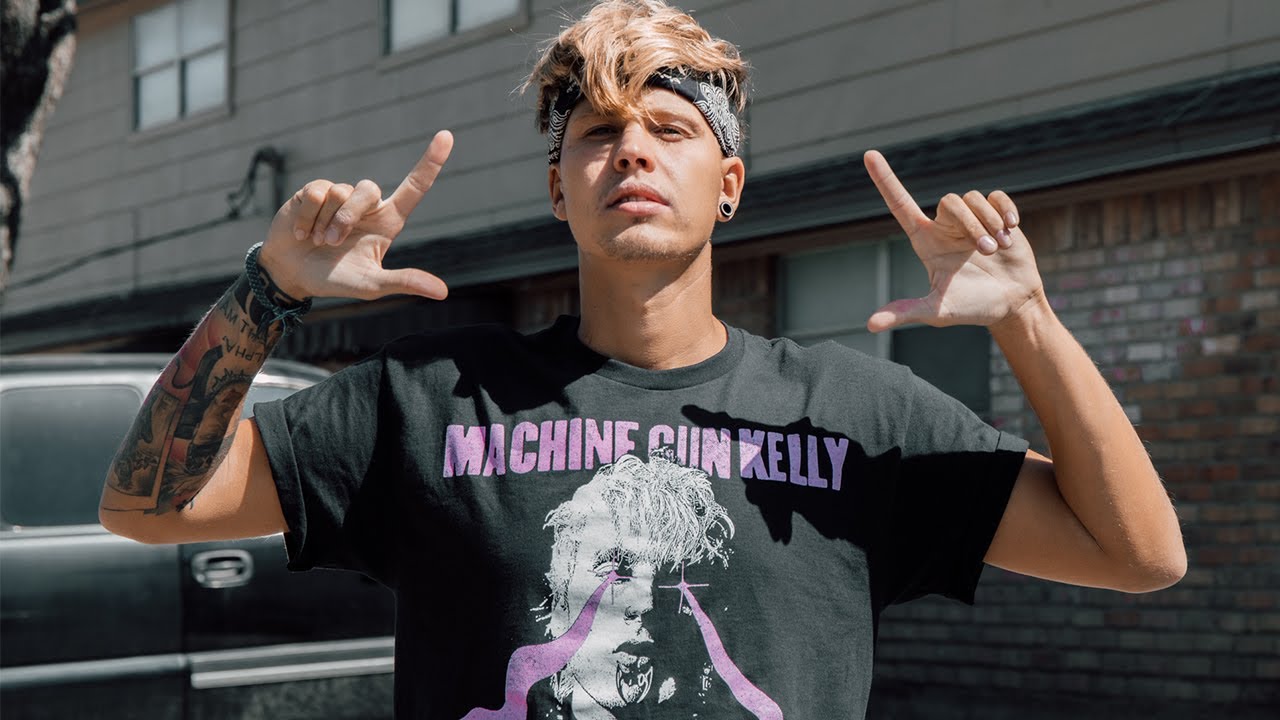 SE*E MĚ JAK SE ZMĚNIL MACHINE GUN KELLY?! 🤭