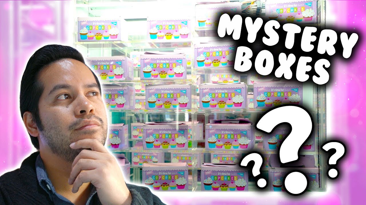 Cleaning out the mystery box arcade game at NeoFuns!