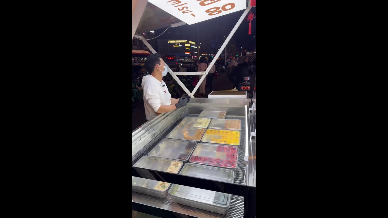 FOOD LIVE