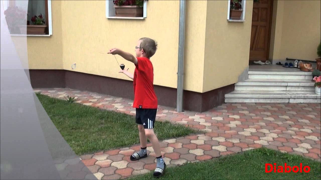 18 selected HD peonza tricks from Máté Campeon (no music)