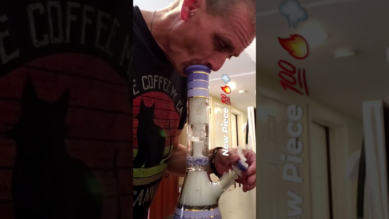 New Phoenix Star PHX464 Glass Bong Review #beakerbong #bongrip