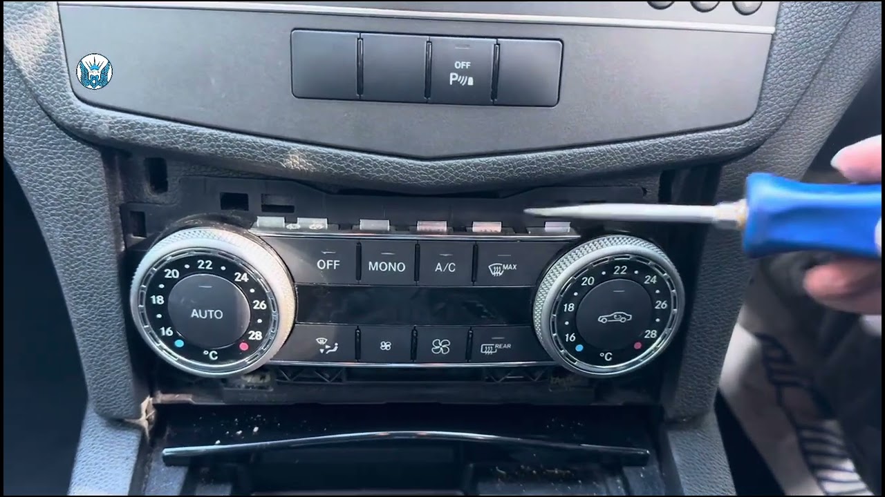 Mercedes w204 c class 2010 climate control unit not working, one possible fix #mercedes #w204 #cars