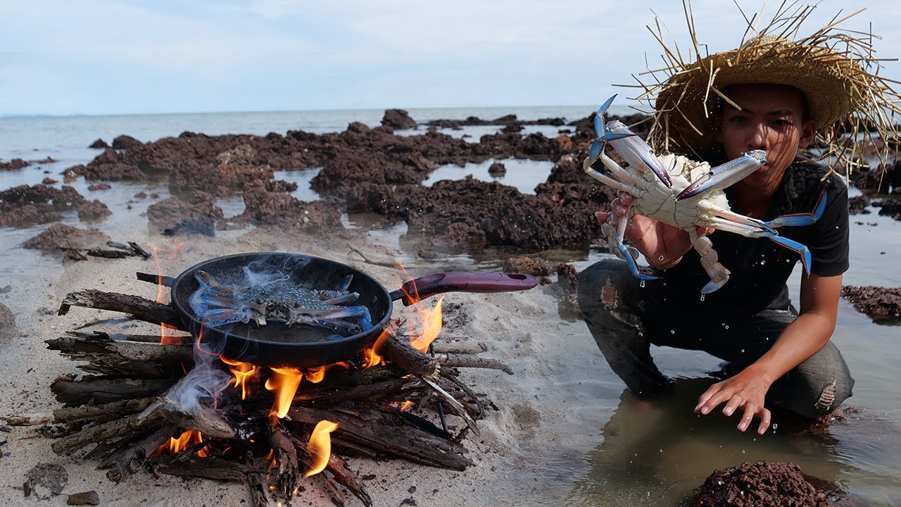 Catch and Cook King Sea Crab - Crab Cooking and Eating on white Sand