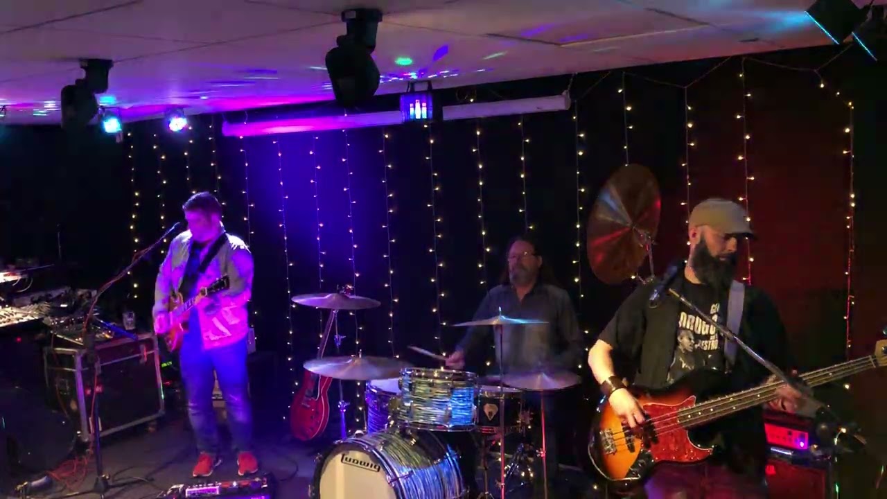 The Racketeers at The Ashton Jubilee Club 20/2/26  ( The Seeker )