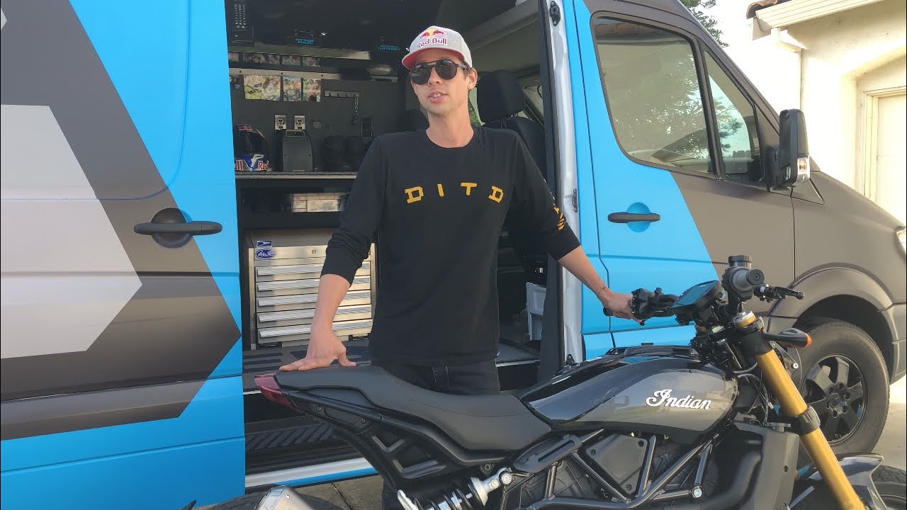 Сверлите отверстия в новом мотоцикле Indian? Как снять выхлопные трубы FTR1200