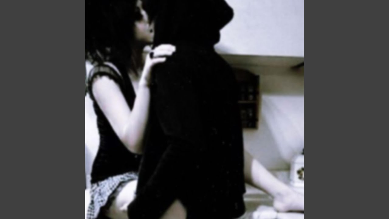 KISS ME OR I WILL KMS