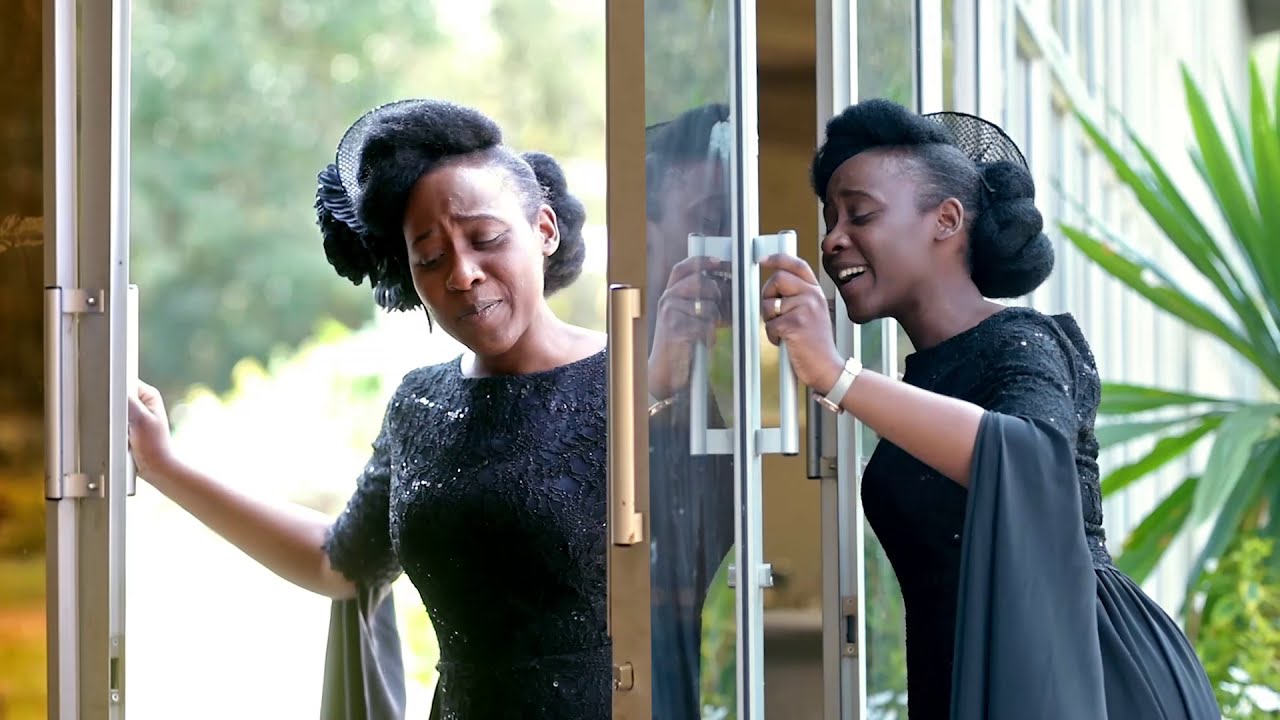 Hannah Mapepeta - Ndanzwa Izwi Zarura Musiwo (Official Video)