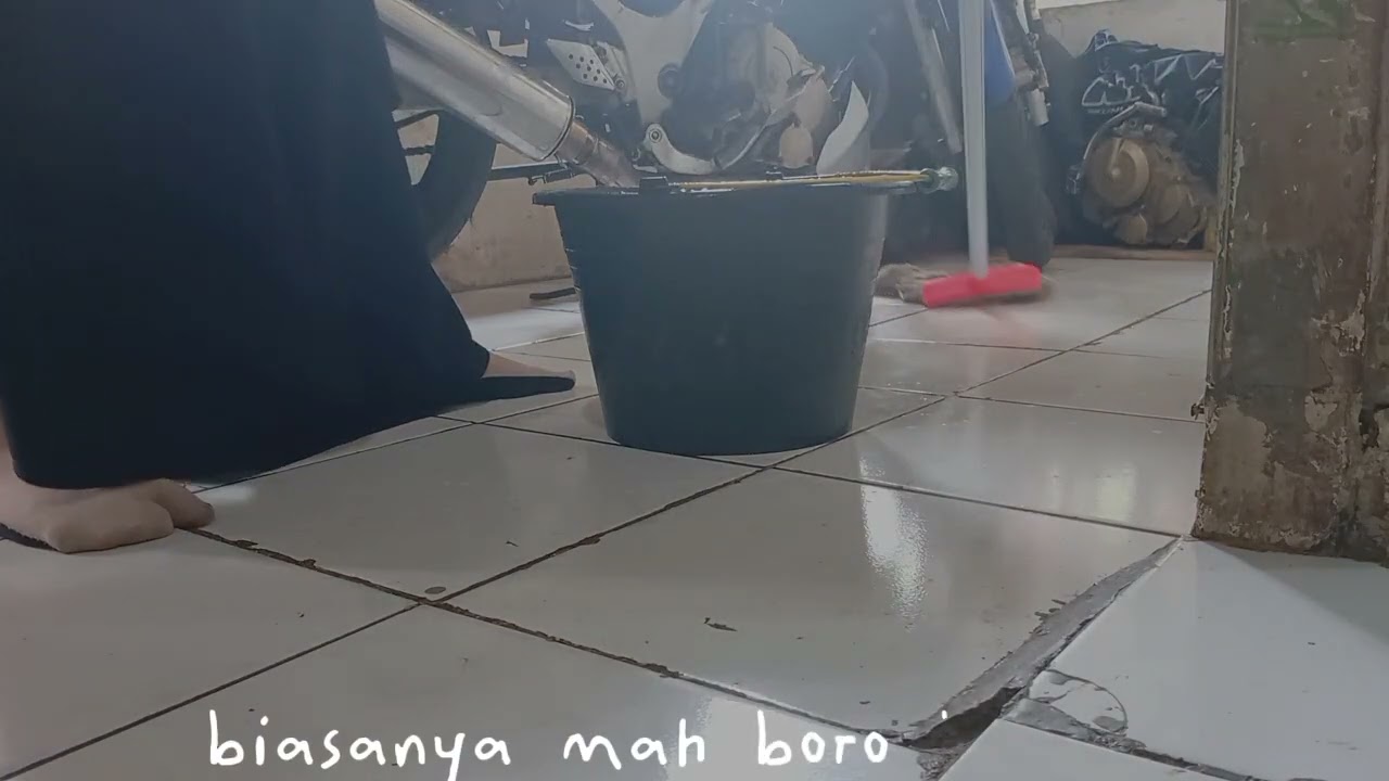 Kehidupan irt di kontrakan,aktivitas siang hari