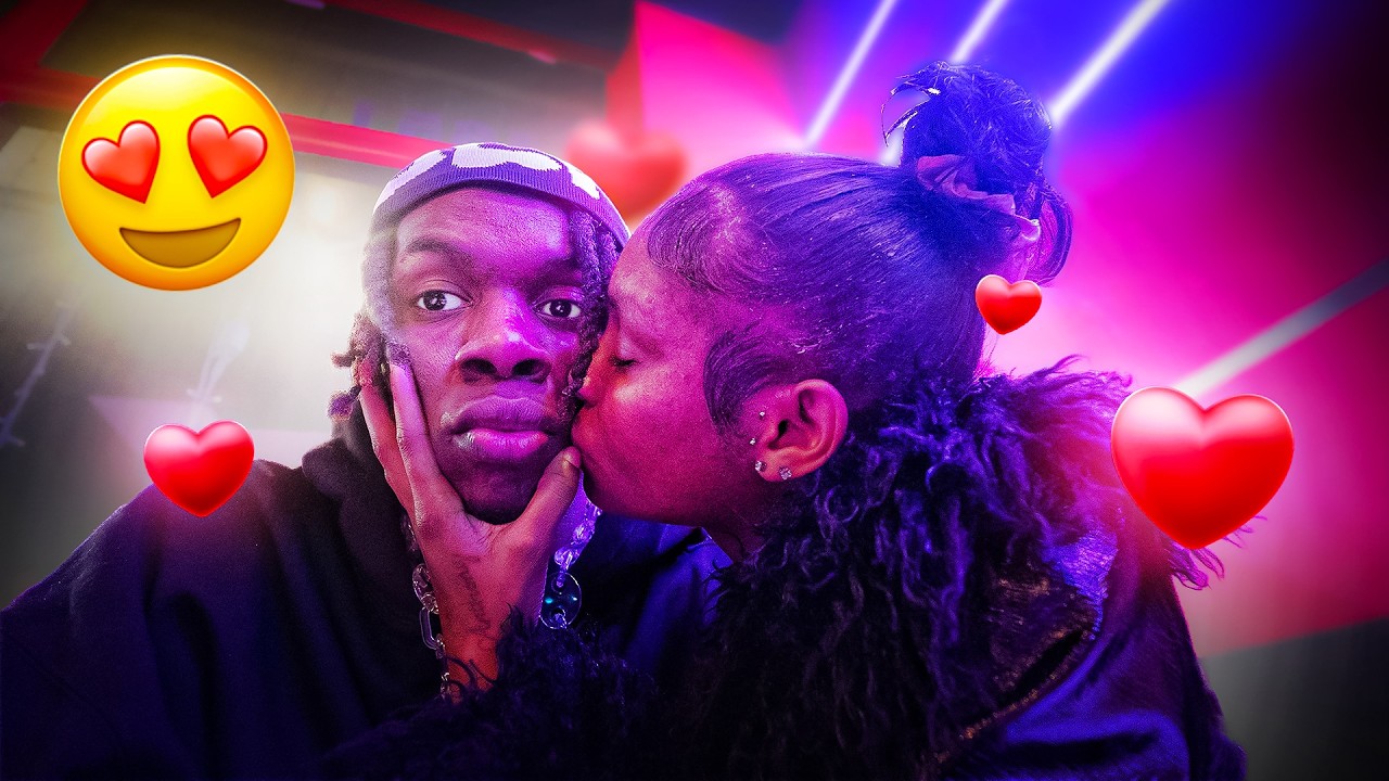 RANDOMLY KISSING MY BESTFRIEND IN PUBLIC 😘 *gone right*