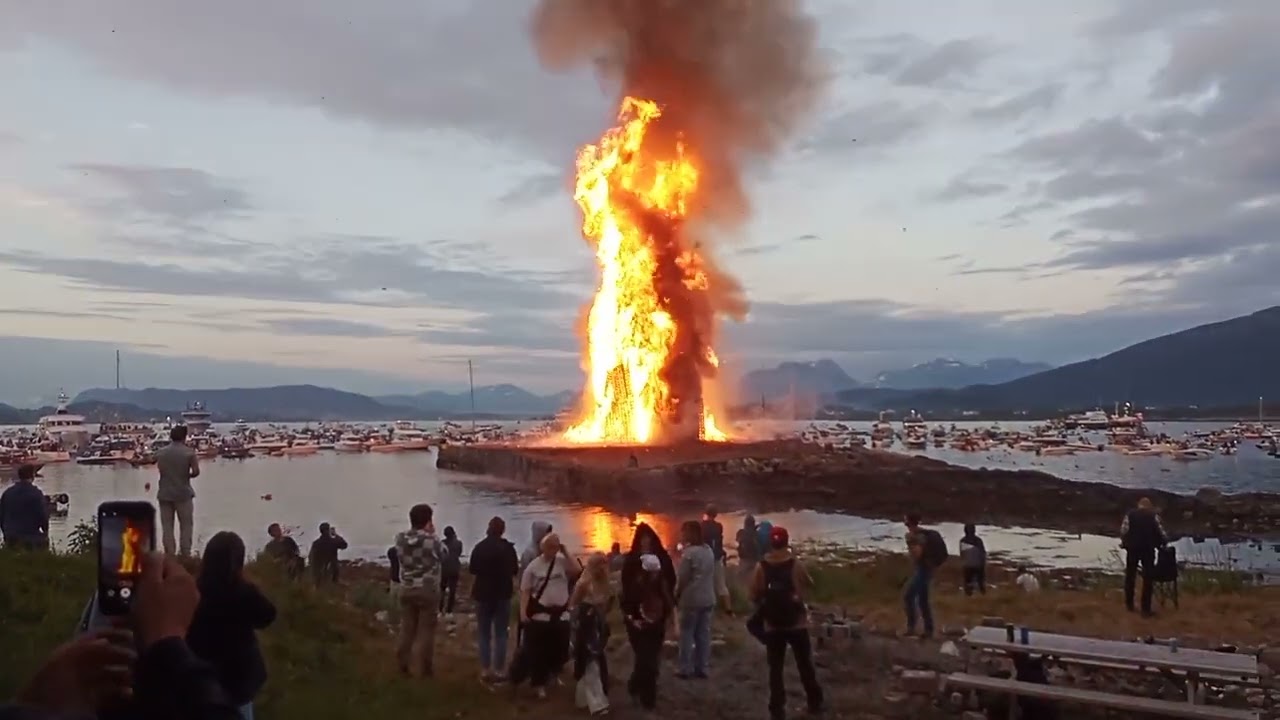 Slinningsbålet 2023 - Huge bonfire in Ålesund, Norway
