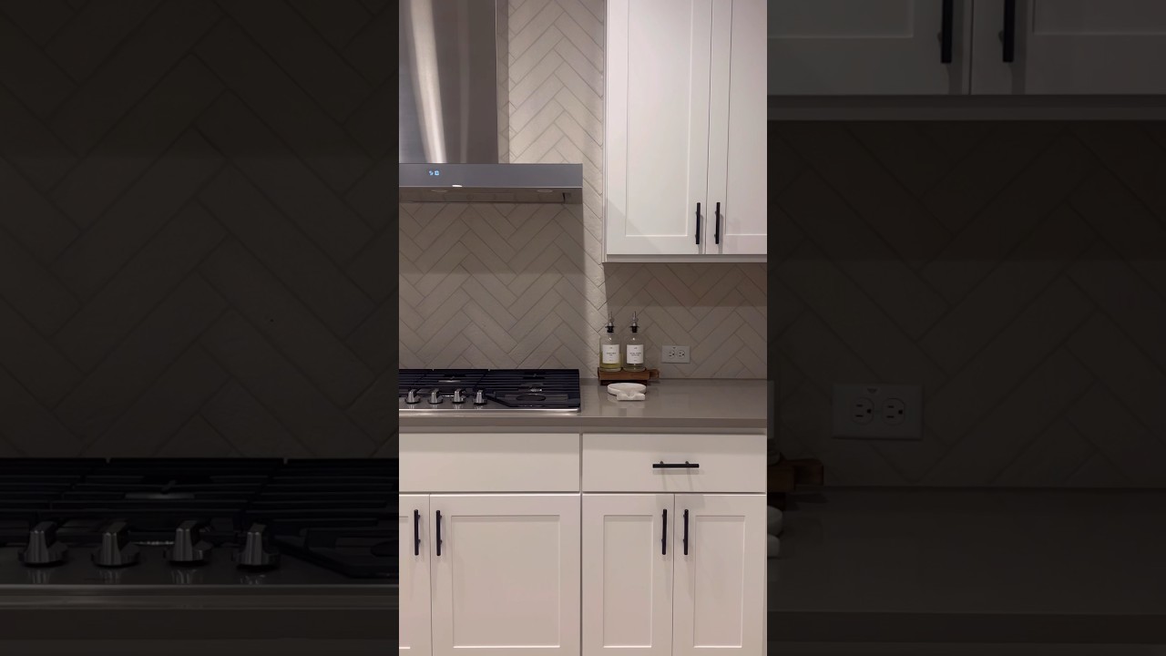 day 4 of moving into my new house!!!! #moving #movingvlog #newhome #kitchen #homedecor #housetour