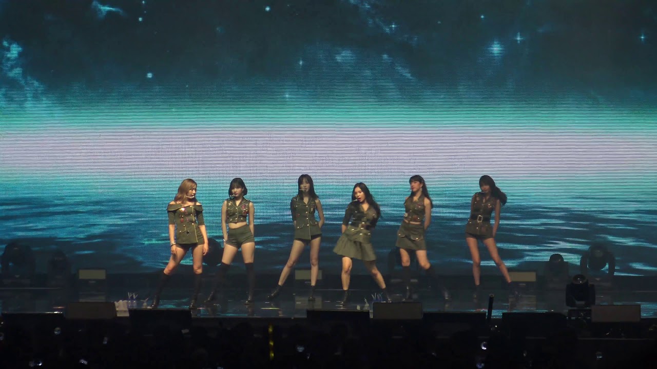 180901 "두 손을 모아"(Ave Maria) @ Season of Gfriend in Hong Kong 2018 [Fancam]