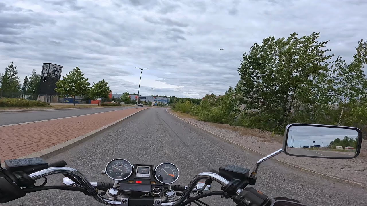 Honda VF750C Magna V45 ’86 | Accelerations near airport