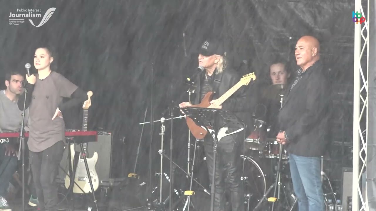 Joe Walsh at Ōtātara Pā