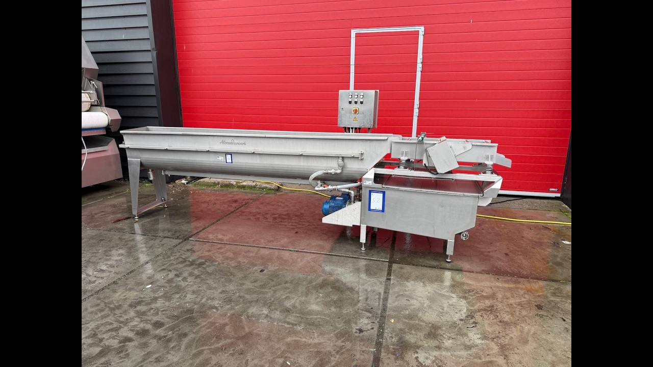 2065-52: Alexanderwerk vegetable washing tank with vibrating gutter and water filter
