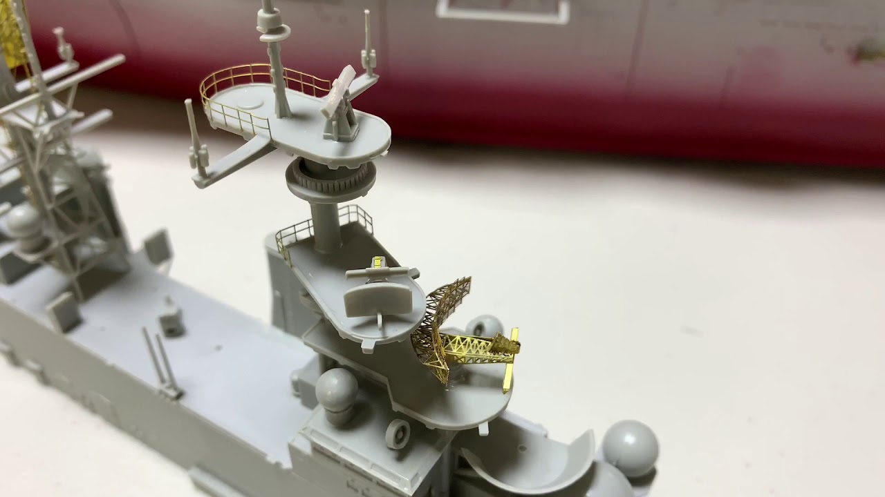 1/350 Scale USS IWO JIMA LHD-7 by Trumpeter (Part1-body & main tower)