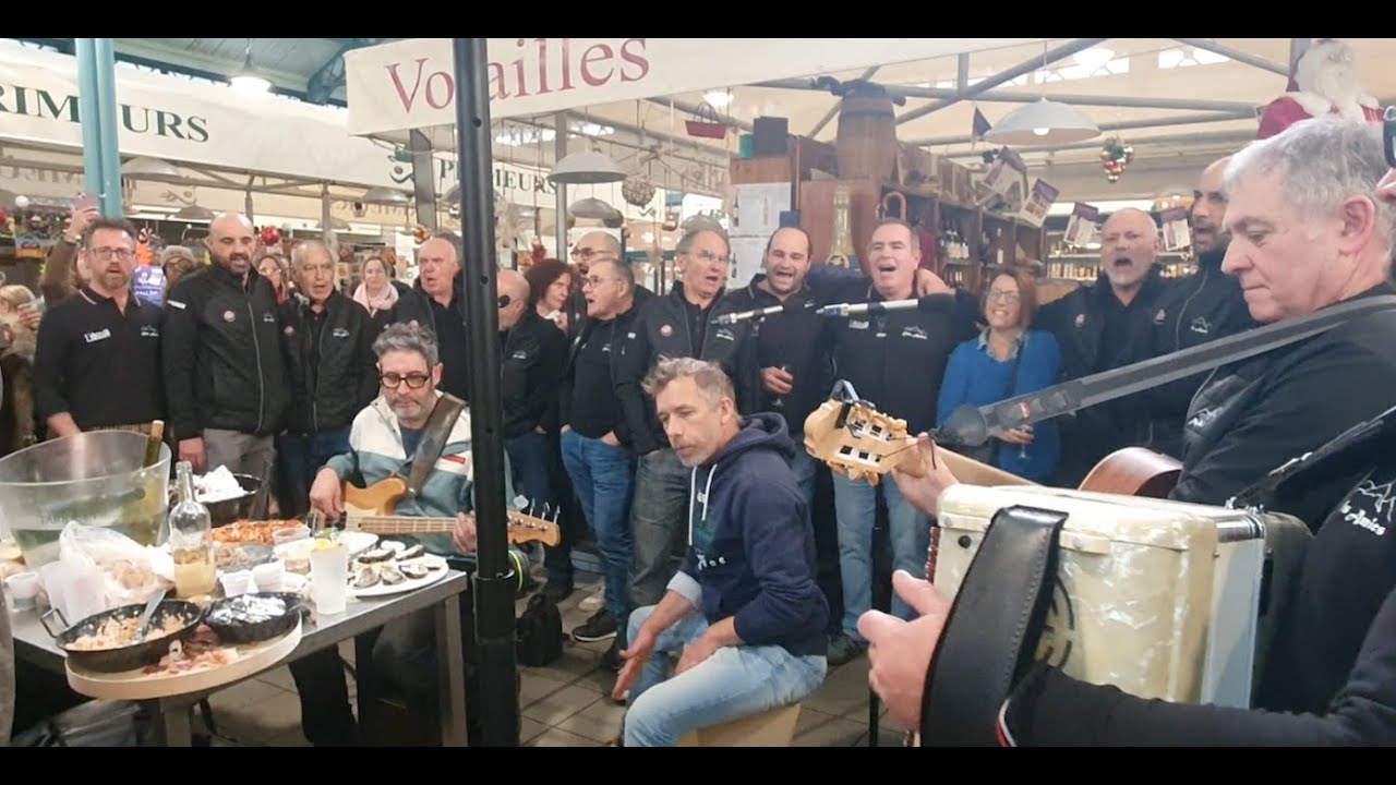 À Bagnères-de-Bigorre, Eths Amics fait vibrer le marché sous la halle