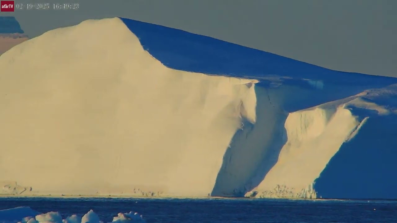 Feb 19, 2025: Very Large Iceberg Spotted in Ilulissat, Greenland