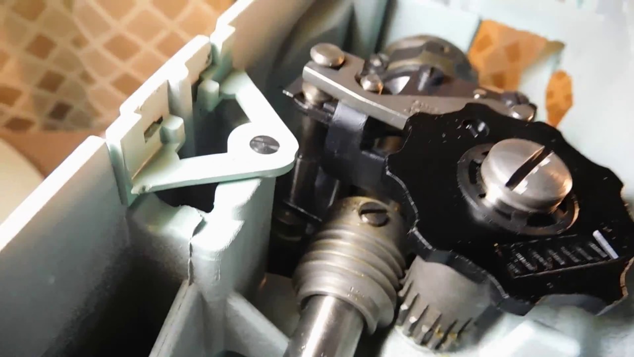 Step by Step Restoration of a Singer Model 337. A Series. Part 11: OIL & GREASE