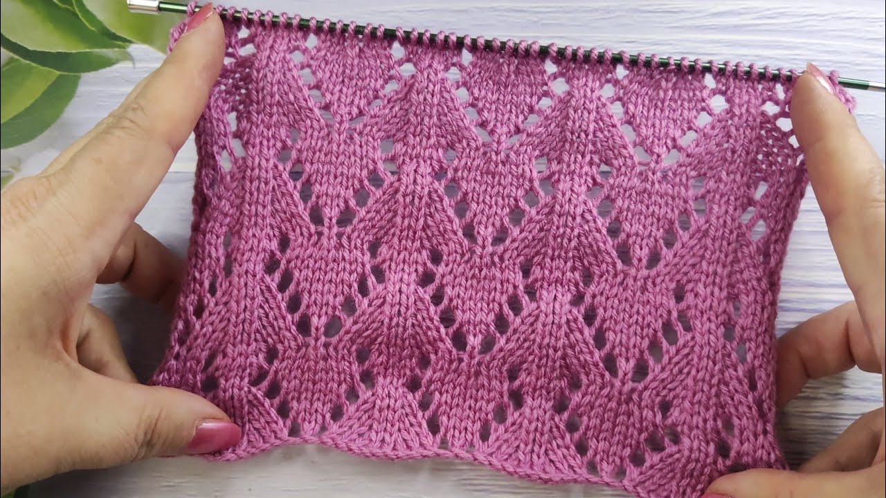 Lace Knitting Stitch | Ajourmuster stricken | Punto Traforato ai ferri | Point Ajouré de Tricot