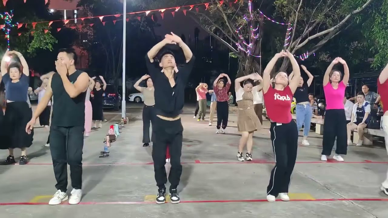 廣場舞《烏鴉說情話》生活或許總有遺憾，但未來依舊美好