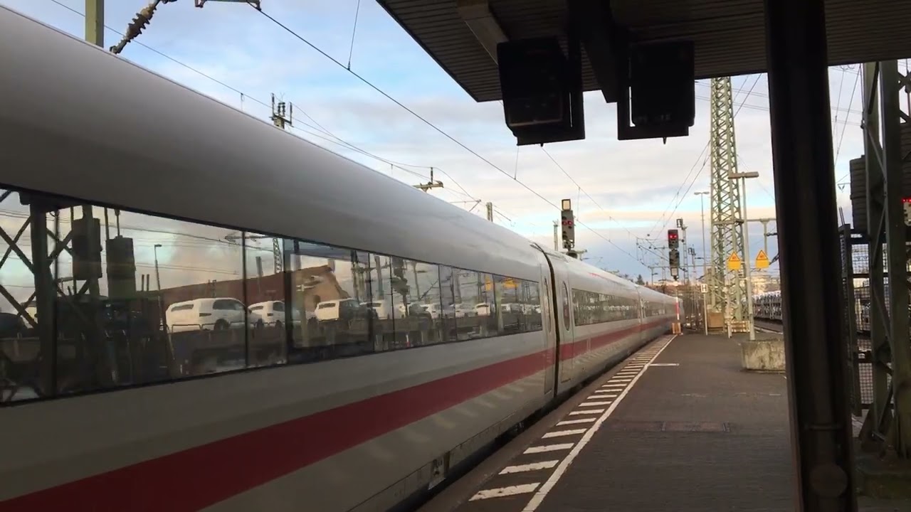 Einfahrt eines ICE 1 Baureihe 401 in den Bahnhof Fulda