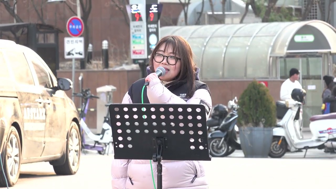 고경표 - 사랑했잖아 여자 커버 - JMT 신촌 버스킹 -  중3미성년자 신촌서 버스킹 .