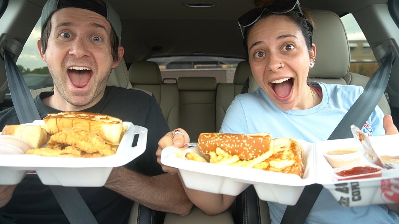We tried Raising Canes for the first time!