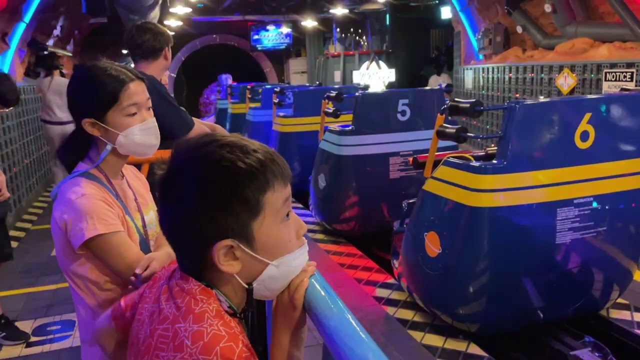 [롯데월드4k] 혜성특급 다크라이더 롤러코스터 탑승영상 #롯데월드 #lotteworld #혜성특급 #cometexpress #comet  #twist #turn