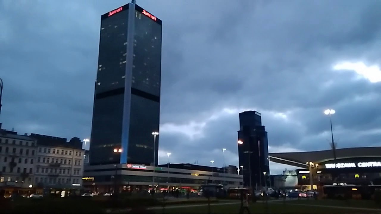 Warszawa Centralna Центральный вокзал Варшавы Pałac Kultury i Nauki  Дворец культуры и науки