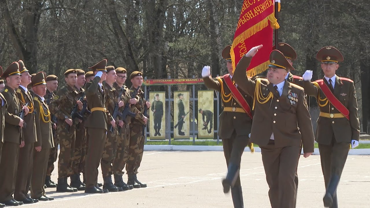 Вручение Боевого Знамени центру радиосвязи