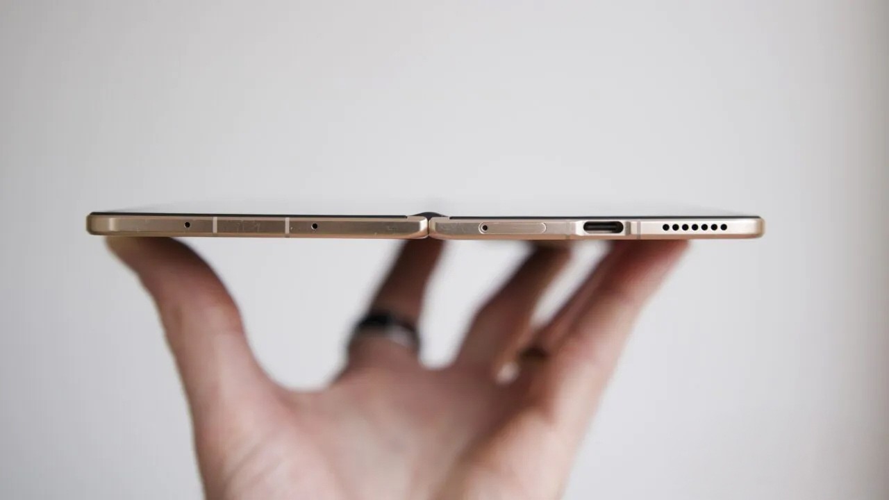 SO THE HONOR MAGIC V6 IS GONNA HAVE THE MOST INSANE BATTERY EVER IN A FOLDABLE PHONE............